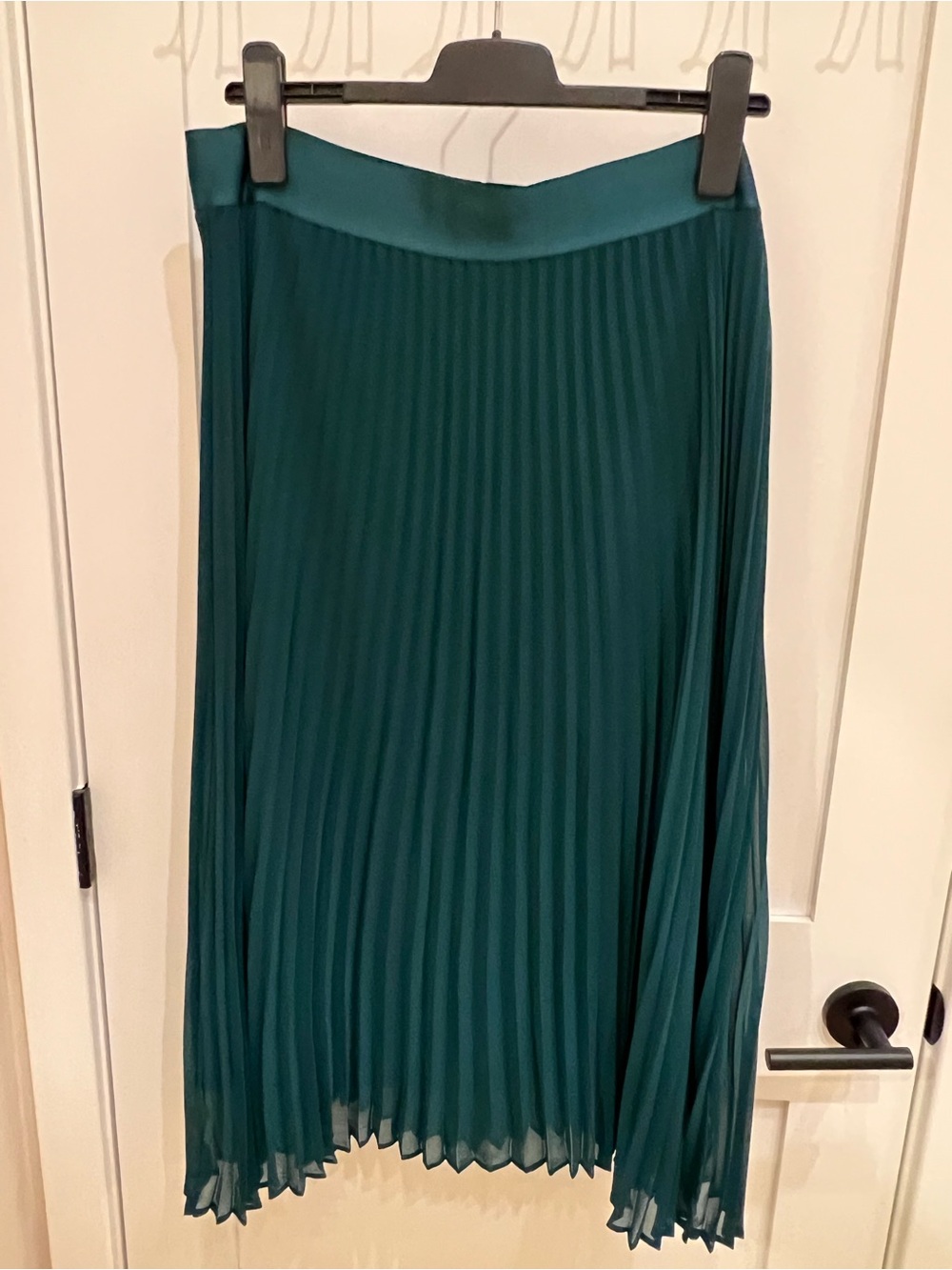 Express Pleated Midi Skirt in Deep Teal